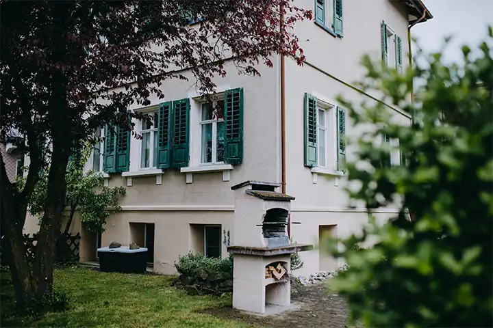Wohnhaus mit Garten und Grillstelle